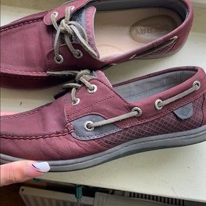 Womans sperrys size 7.5
